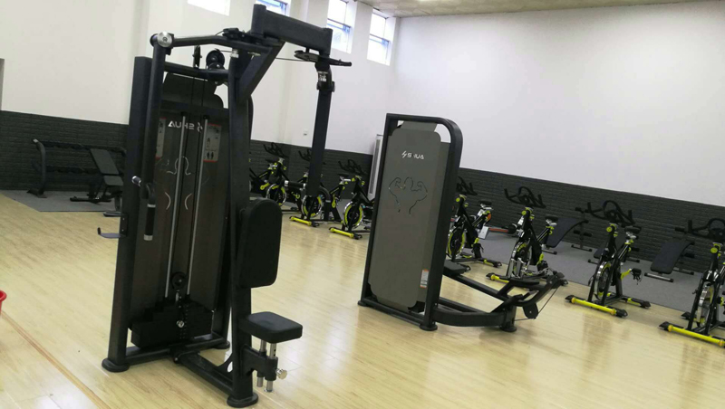 单位健身房器材